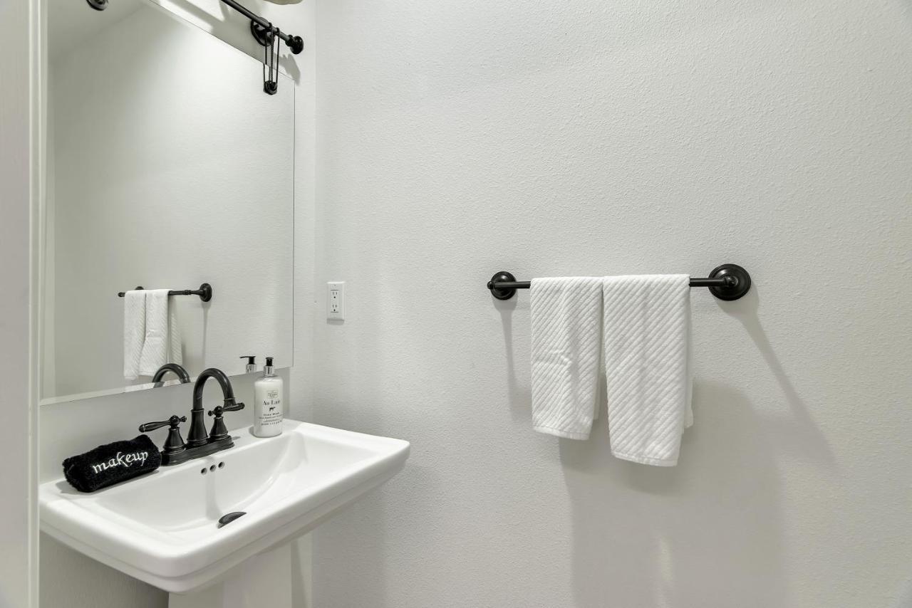 Downtown Paso: Sip N Sleepz 3 Bed/2.5 Bath Villa Paso Robles Luaran gambar